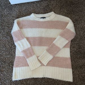 American Eagle Pink and White Sweater